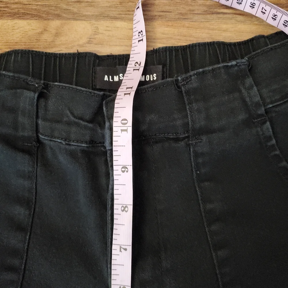 Almost Famous Denim Joggers Size Medium Black